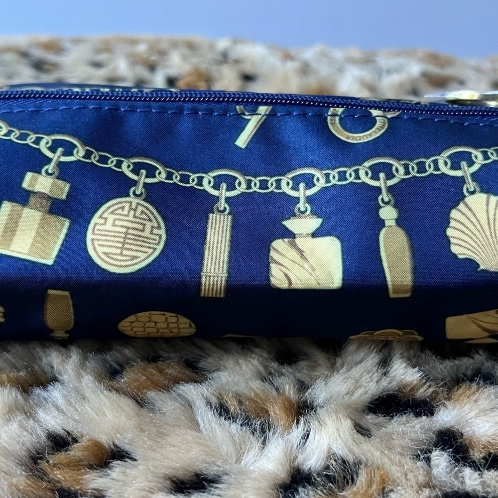 Estee Lauder Navy Blue Gold Charm Print Zippered Cosmetic Pouch - Picture 6 of 7